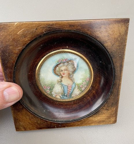 Petit cadre ancien miniature