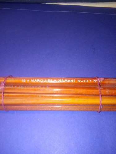 Ancien crayon vers - ancien,